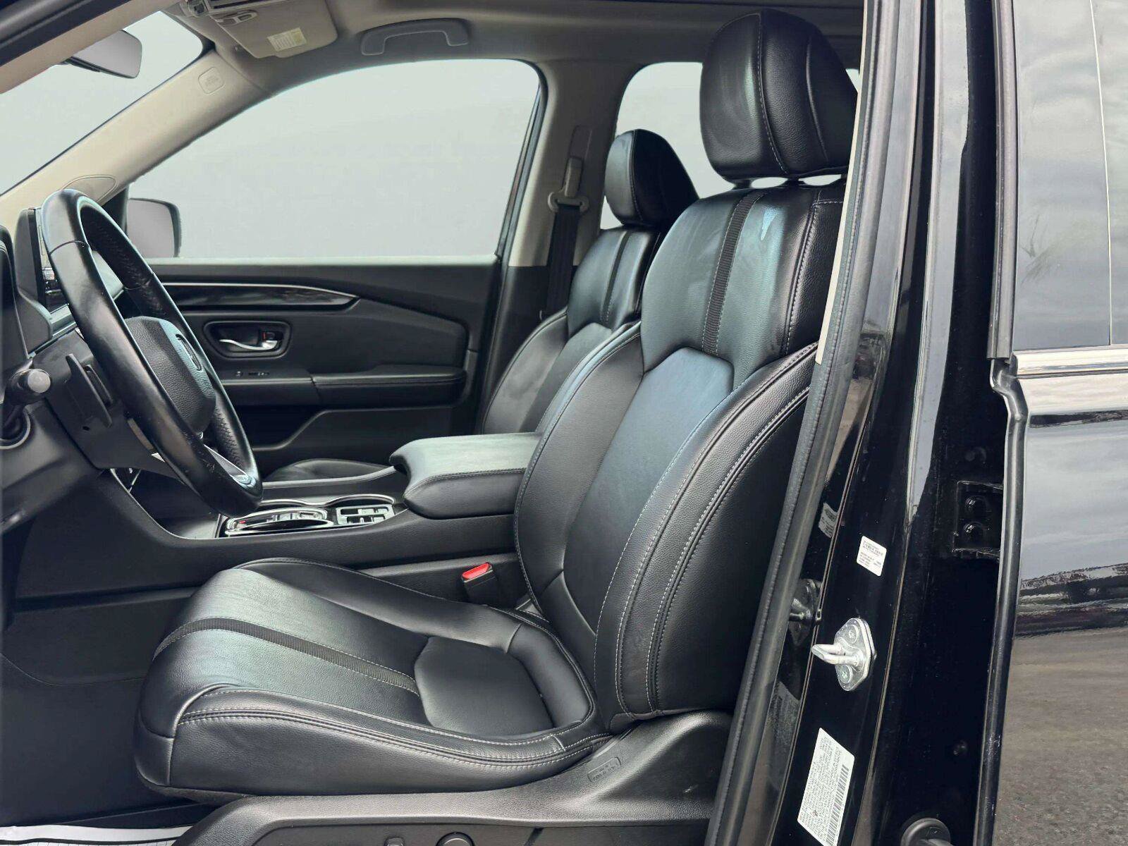 Used 2023 Honda Pilot Touring image 16