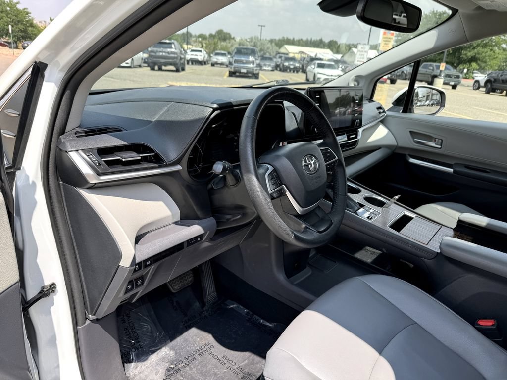 Used 2021 Toyota Sienna XLE w/ XLE Plus Package AWD/4WD image 22