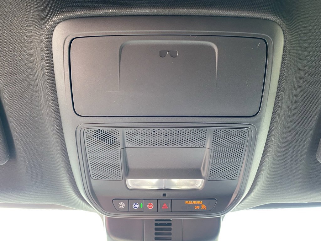 New 2025 Chevrolet Traverse LT image 19