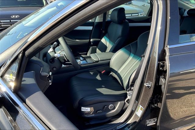 Used 2025 Genesis G80 2.5T image 9