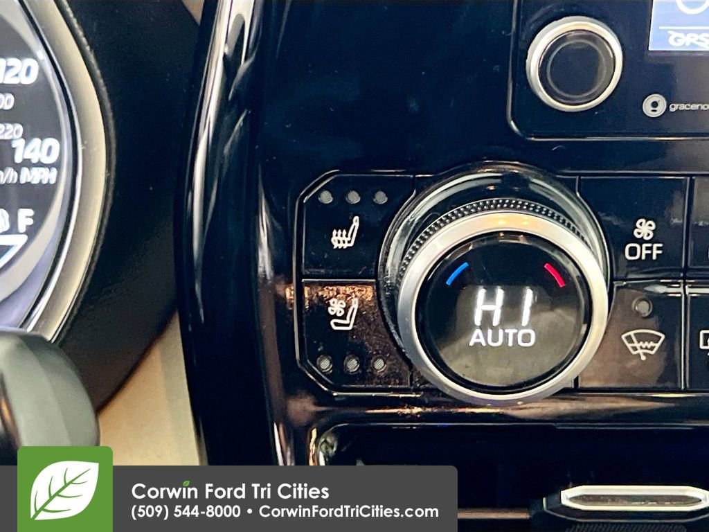 Used 2021 Toyota Highlander Limited image 23