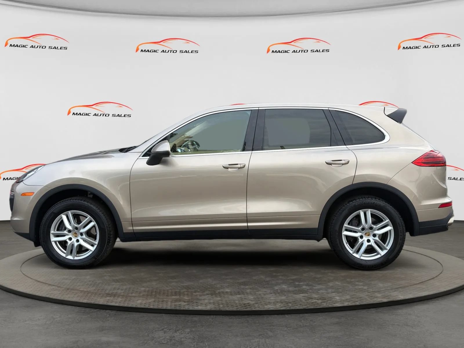 Used 2016 Porsche Cayenne AWD/4WD image 7