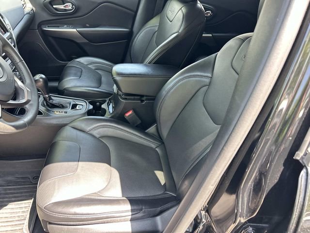 Used 2022 Jeep Cherokee Latitude Lux w/ Mopar Interior Package FWD image 16