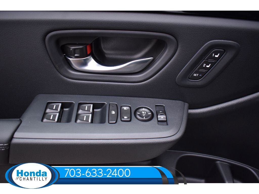 New 2025 Honda Pilot Touring image 24