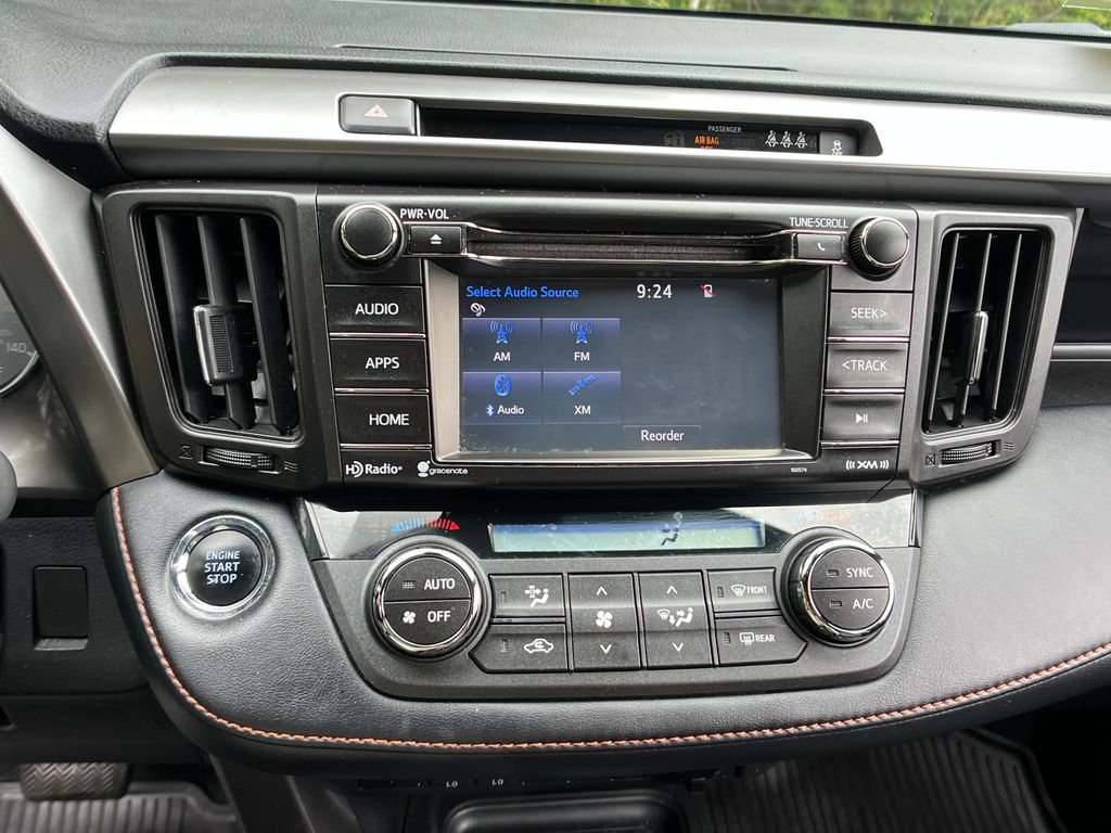 Used 2018 Toyota RAV4 SE w/ Power Extra Value Package AWD/4WD image 15