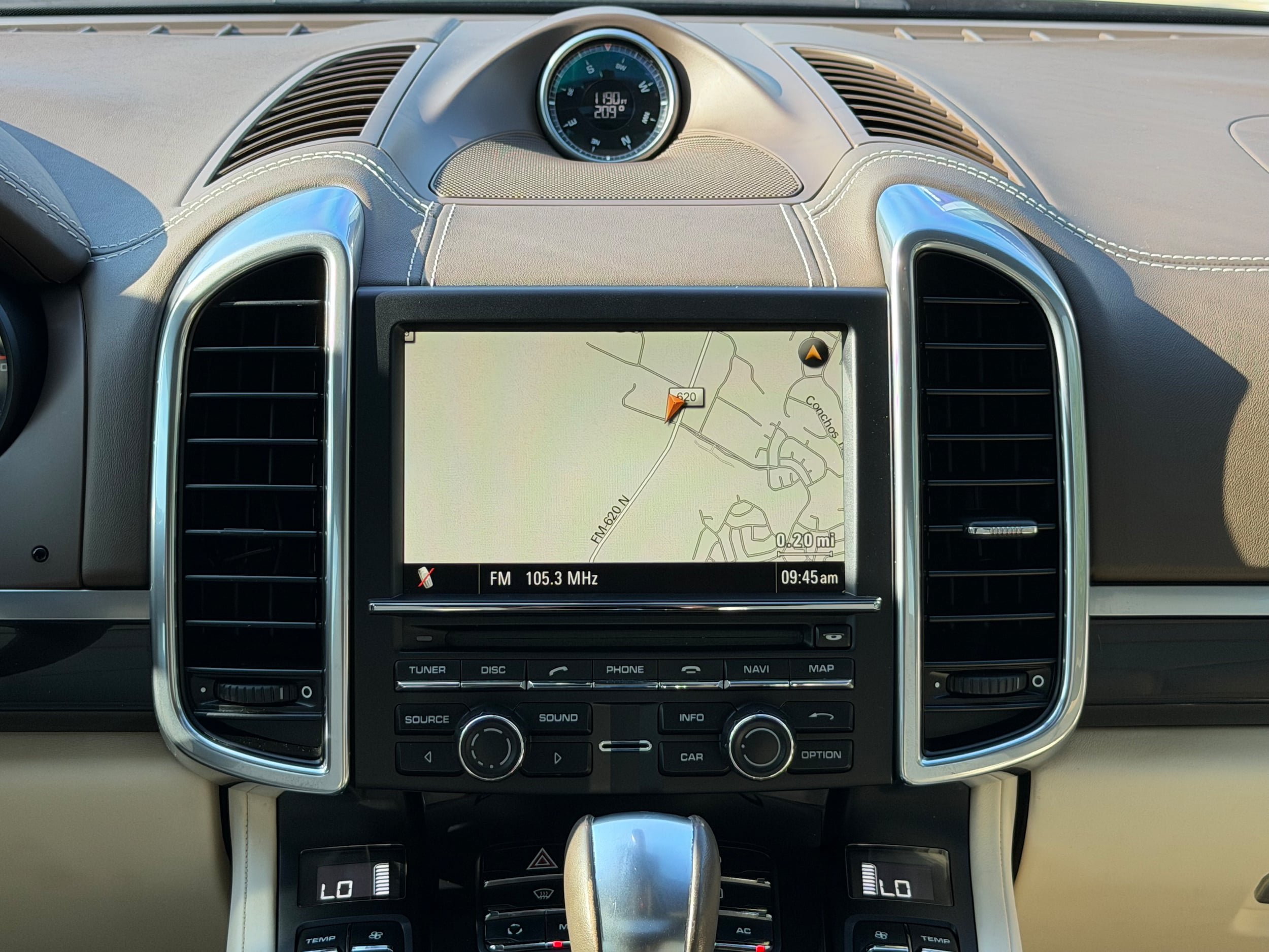 Used 2012 Porsche Cayenne AWD/4WD image 16
