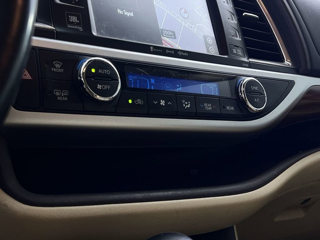 Used 2018 Toyota Highlander Limited Platinum image 19