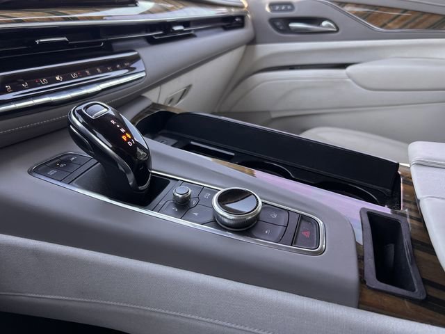 Certified 2022 Cadillac Escalade ESV Premium Luxury Platinum w/ Heavy-Duty Trailer Package image 21