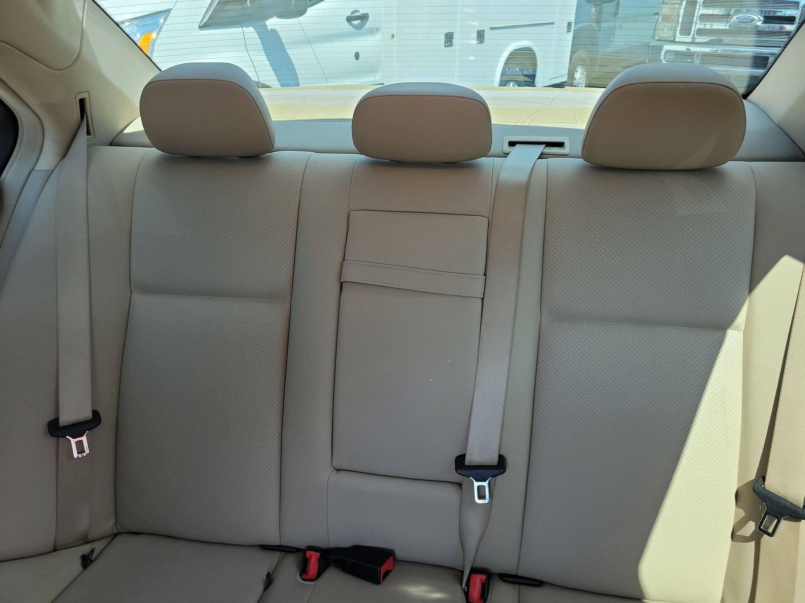 Used 2010 Mercedes-Benz C 300 Sedan image 11