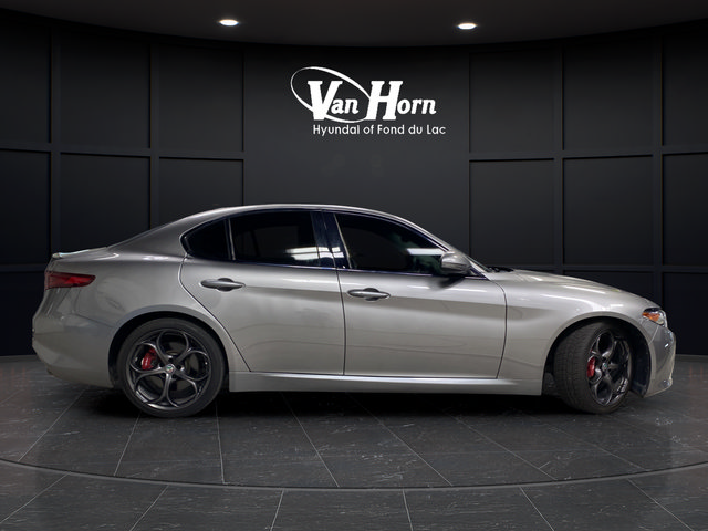 Used 2019 Alfa Romeo Giulia Ti Sport w/ Quick Order Package 22U Sport RWD image 2