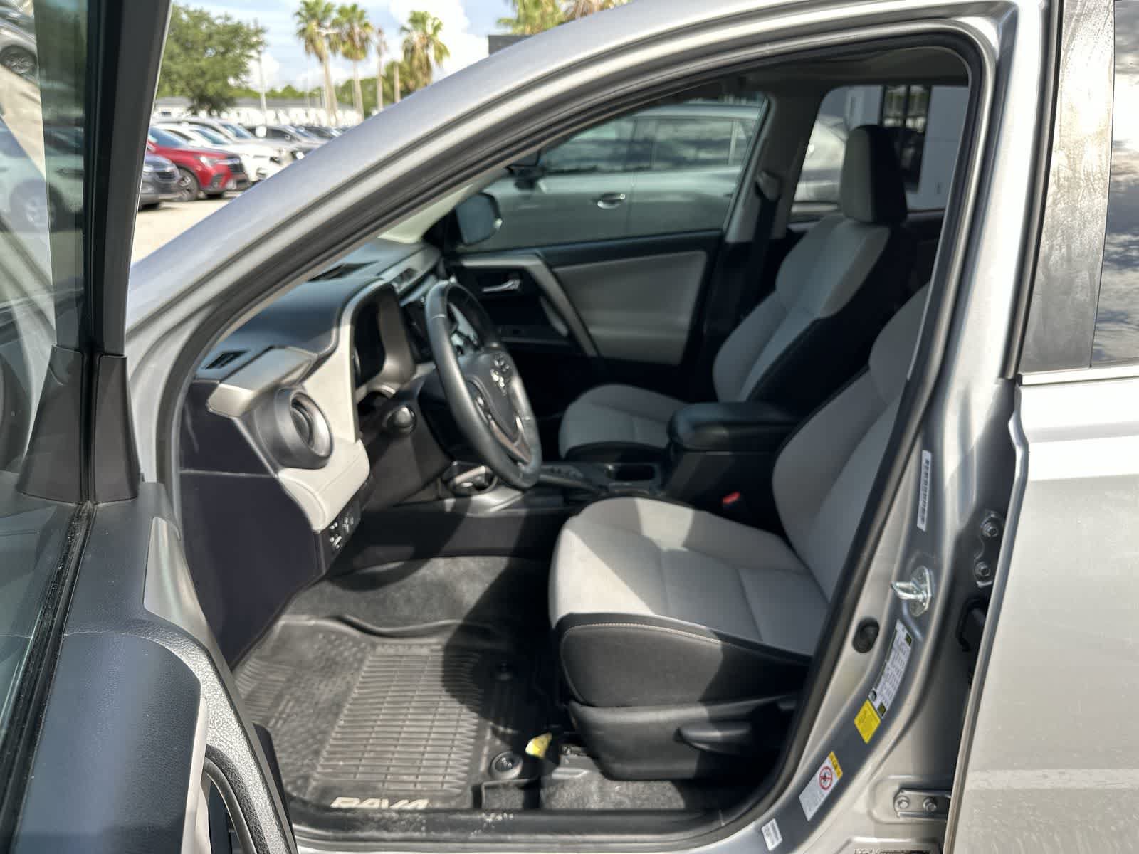 Used 2018 Toyota RAV4 XLE FWD image 2