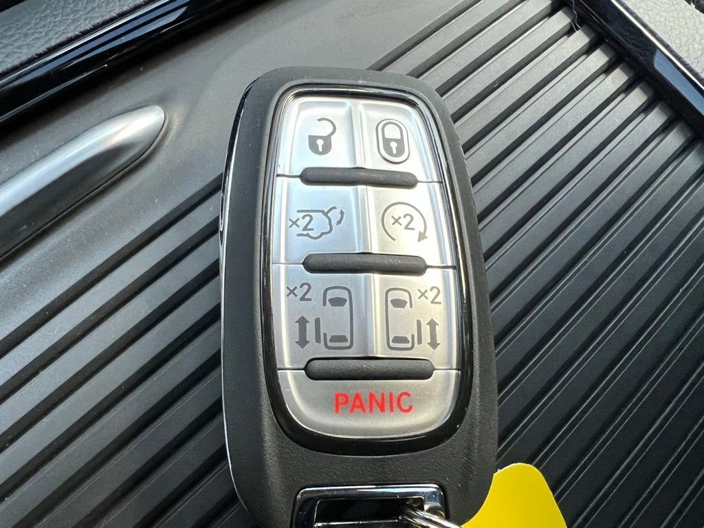 New 2026 Chrysler Pacifica Limited w/ S Appearance Package AWD/4WD image 43