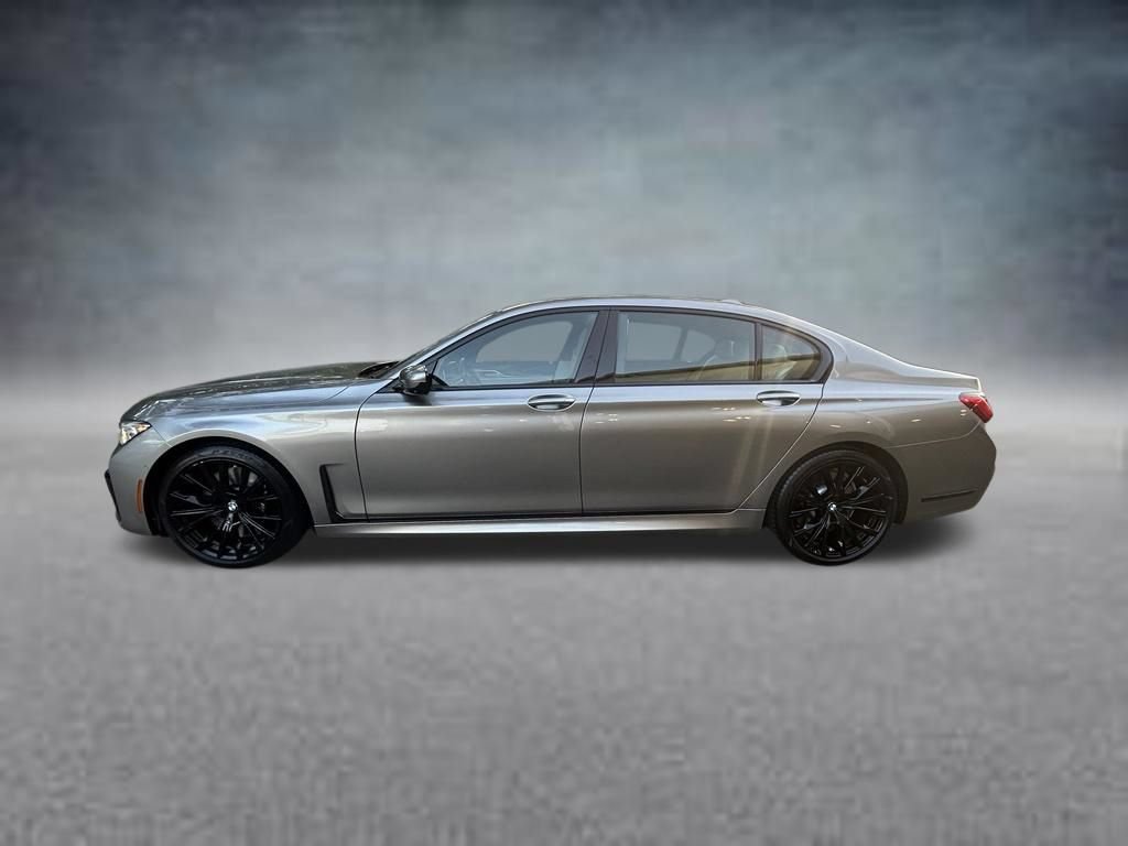Used 2022 BMW 740i w/ M Sport Package RWD image 8