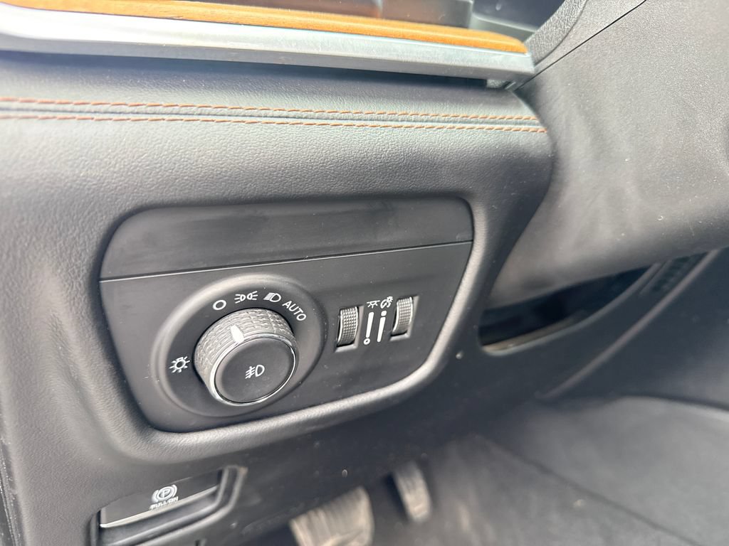 Used 2021 Jeep Grand Cherokee L Summit AWD/4WD image 17