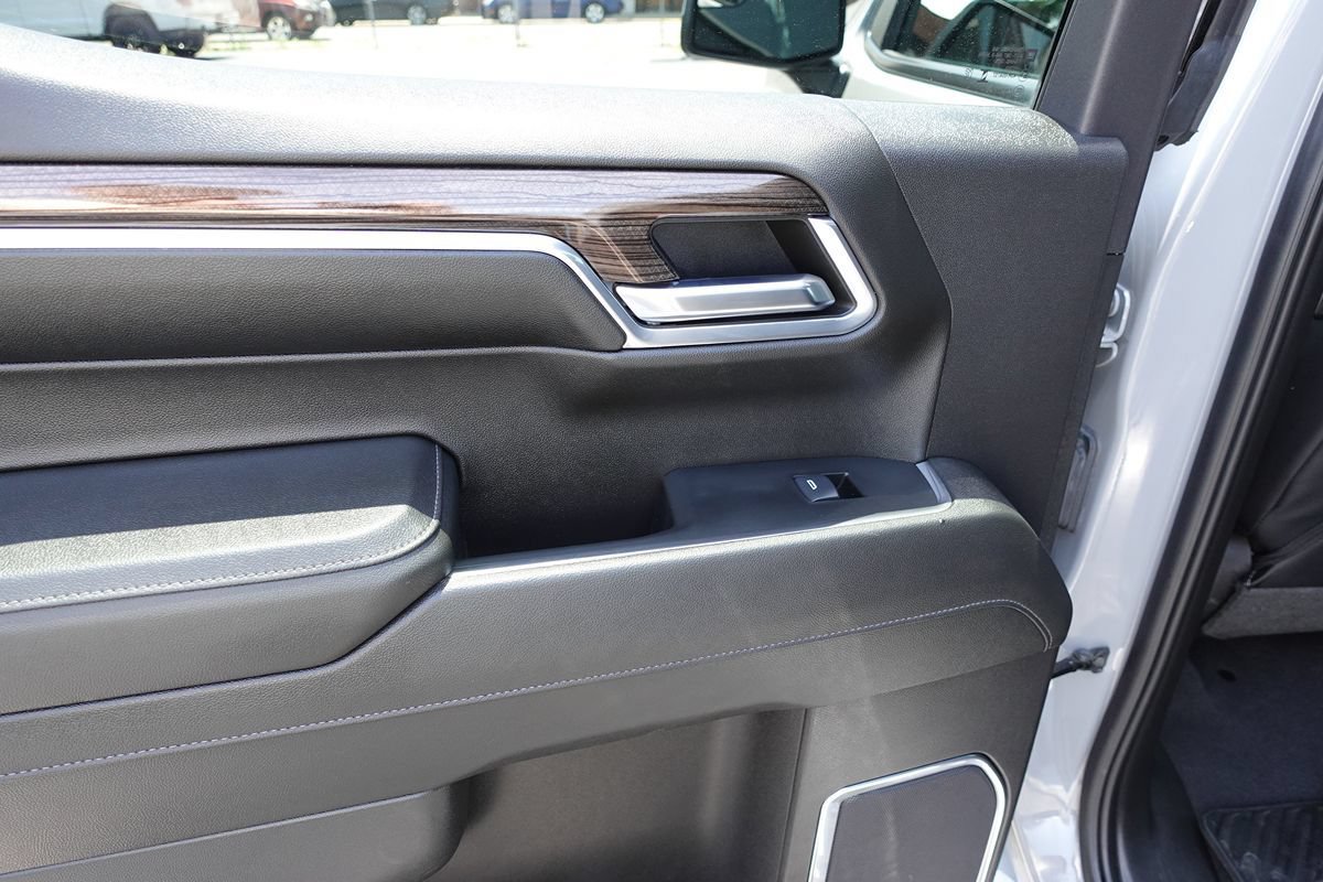 Used 2024 Chevrolet Silverado 1500 LT AWD/4WD image 22