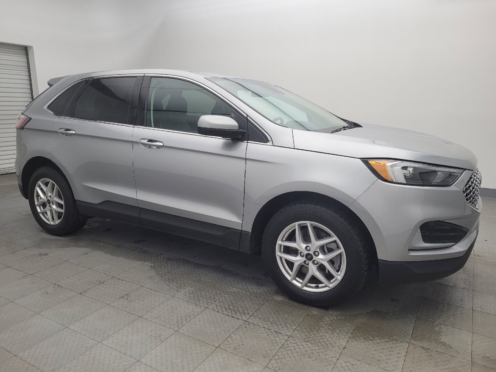 Used 2024 Ford Edge SEL image 11