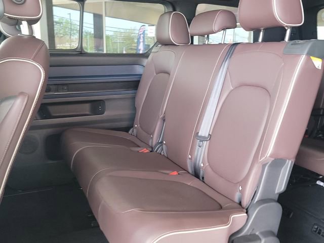 Used 2025 Volkswagen ID. Buzz Pro S RWD image 10