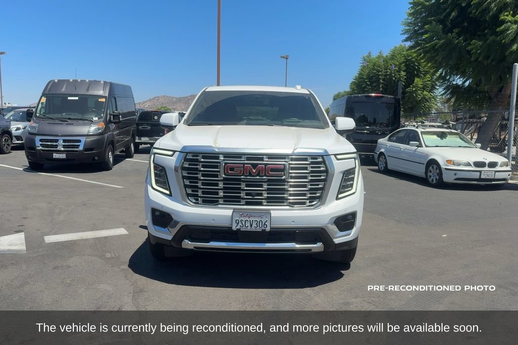 Used 2025 GMC Yukon Denali AWD/4WD image 2