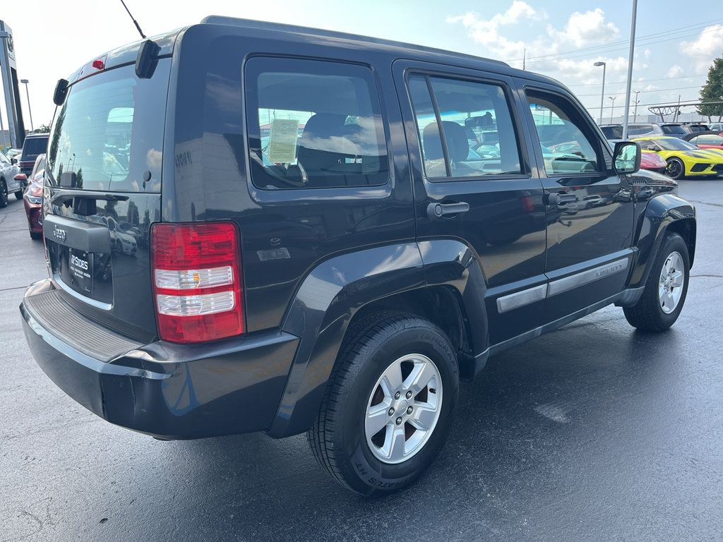Used 2012 Jeep Liberty Sport AWD/4WD image 8