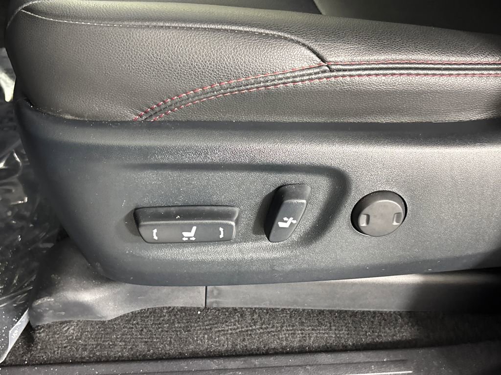 Certified 2024 Toyota 4Runner TRD Off-Road Premium w/ Moonroof Package AWD/4WD image 9