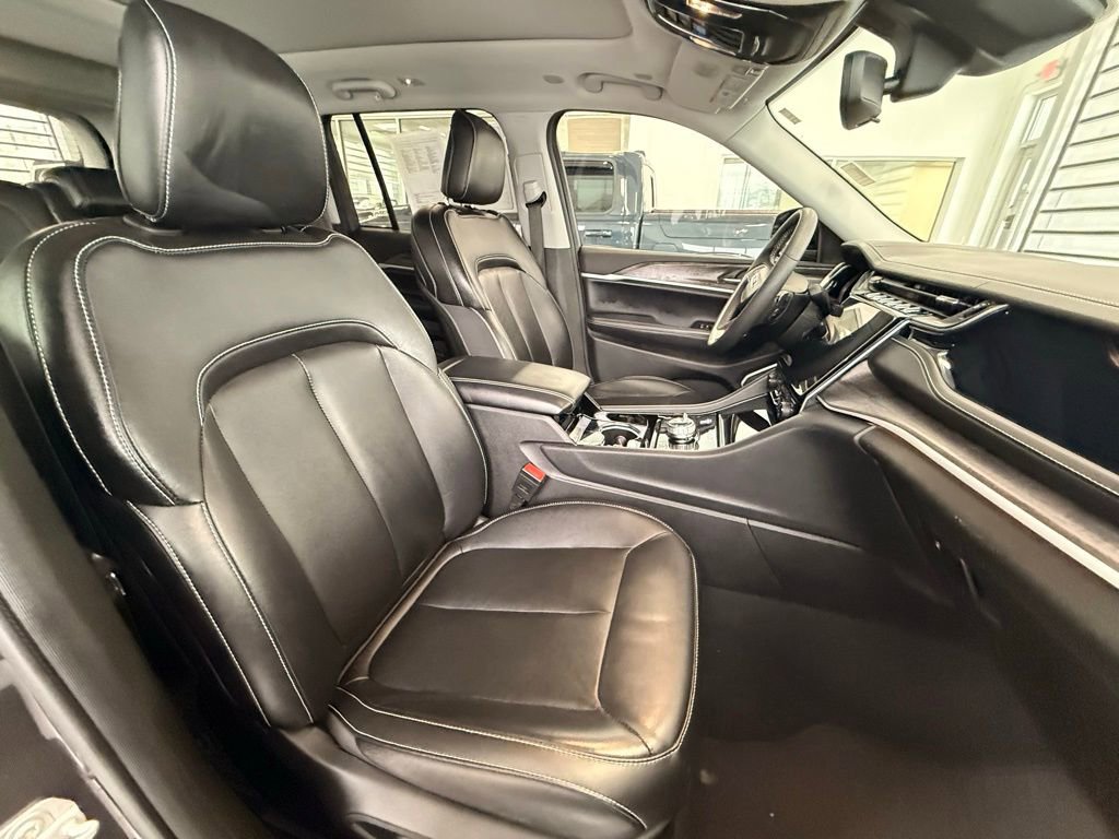 Used 2022 Jeep Grand Cherokee Limited 4xe image 15