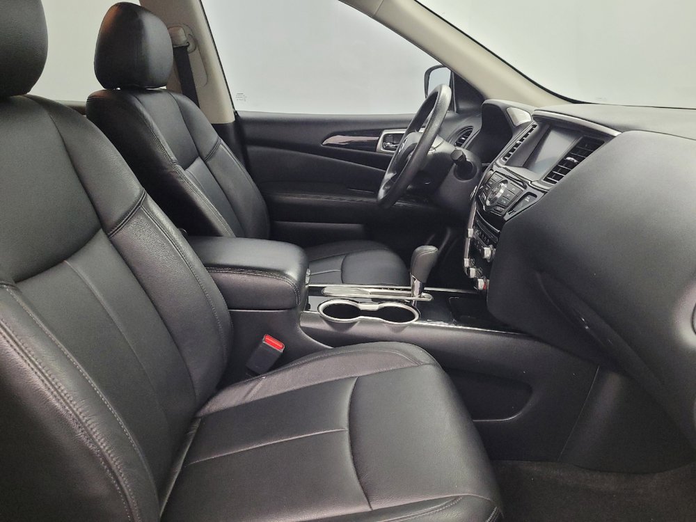 Used 2019 Nissan Pathfinder S image 21