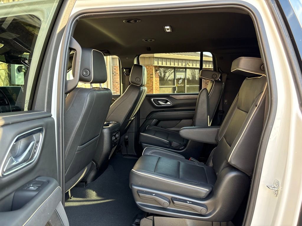 Used 2023 Chevrolet Suburban Premier image 42