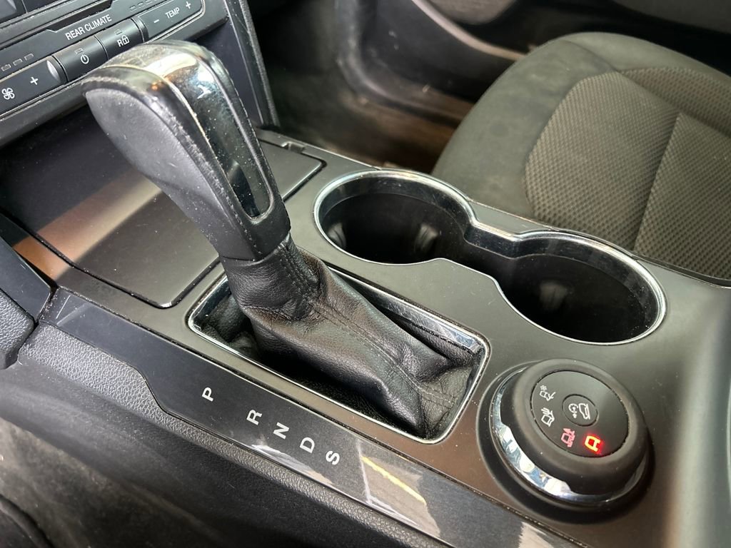 Used 2017 Ford Explorer XLT image 18