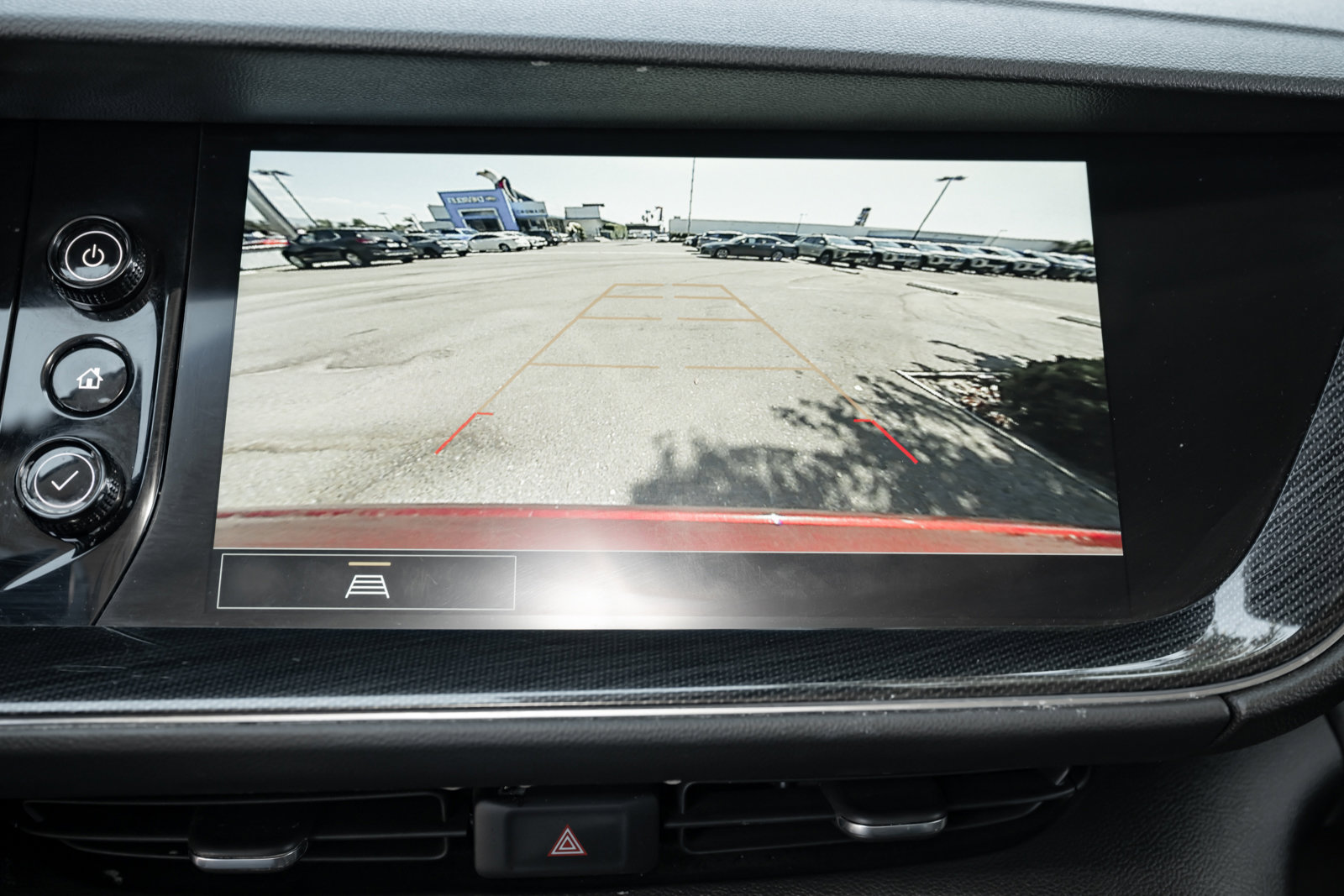 Used 2023 Buick Envision Essence image 30