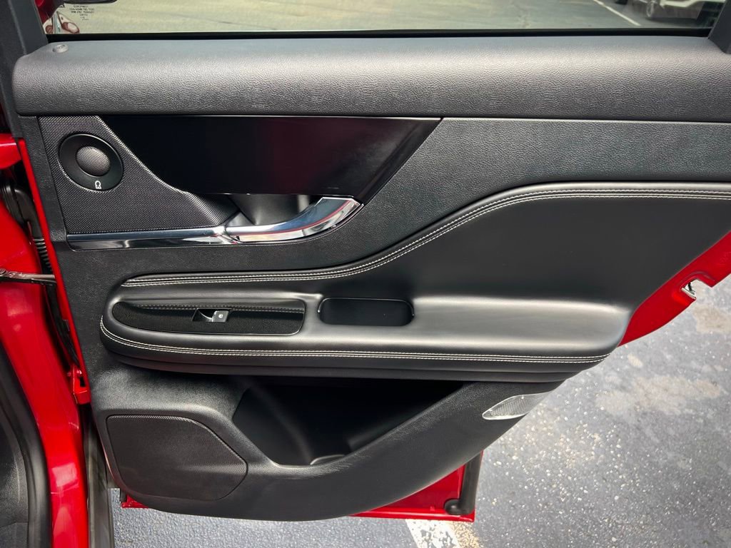 Used 2021 Lincoln Corsair Reserve w/ Elements Package image 25