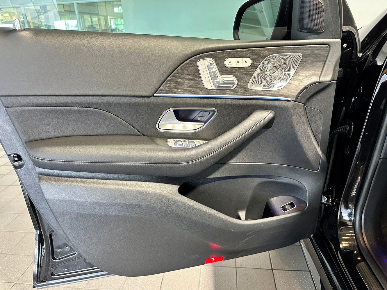 Certified 2025 Mercedes-Benz GLS 450 4MATIC image 11