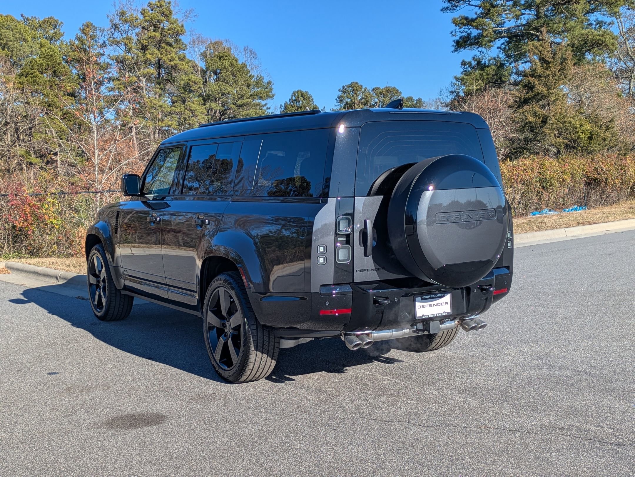 New 2026 Land Rover Defender 130 V8 image 7