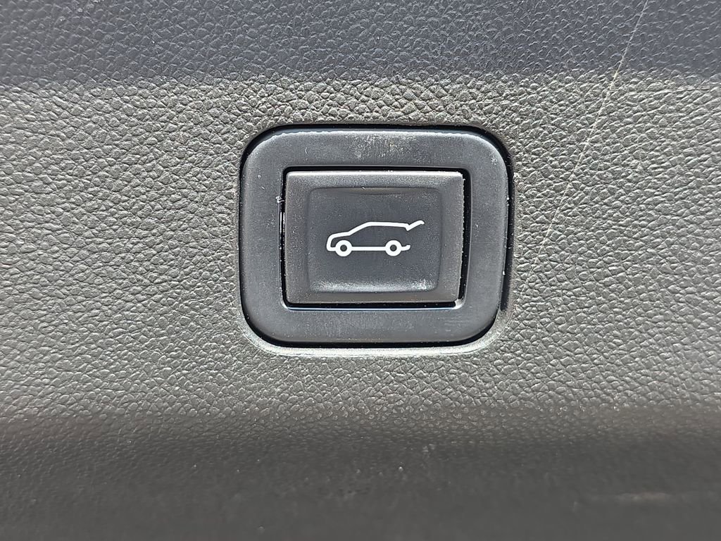 Certified 2022 GMC Yukon Denali image 14