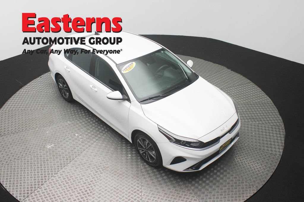 Used 2023 Kia Forte LXS FWD image 3