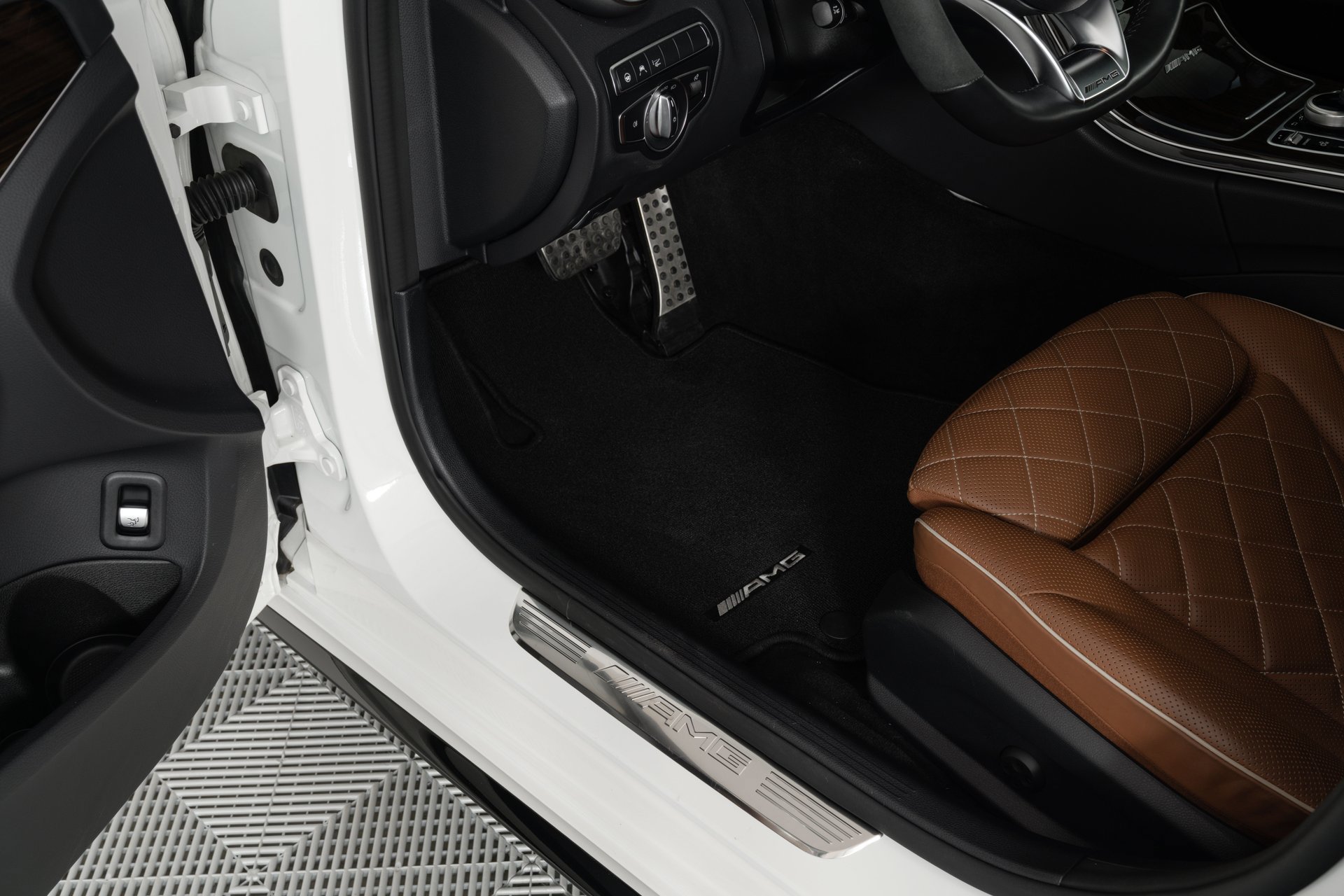 Used 2018 Mercedes-Benz C 63 AMG S w/ Driver Assistance Package image 13