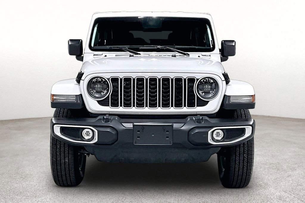 Used 2025 Jeep Wrangler Unlimited Sahara AWD/4WD image 5