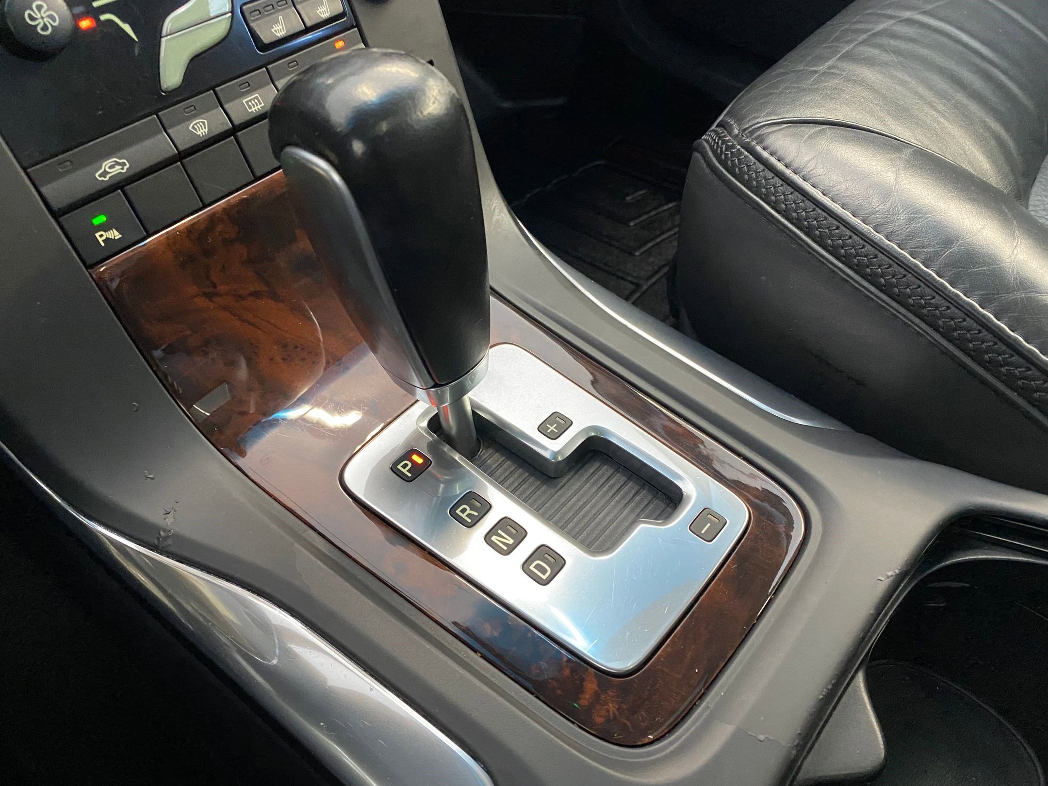 Used 2011 Volvo XC70 3.2 image 18