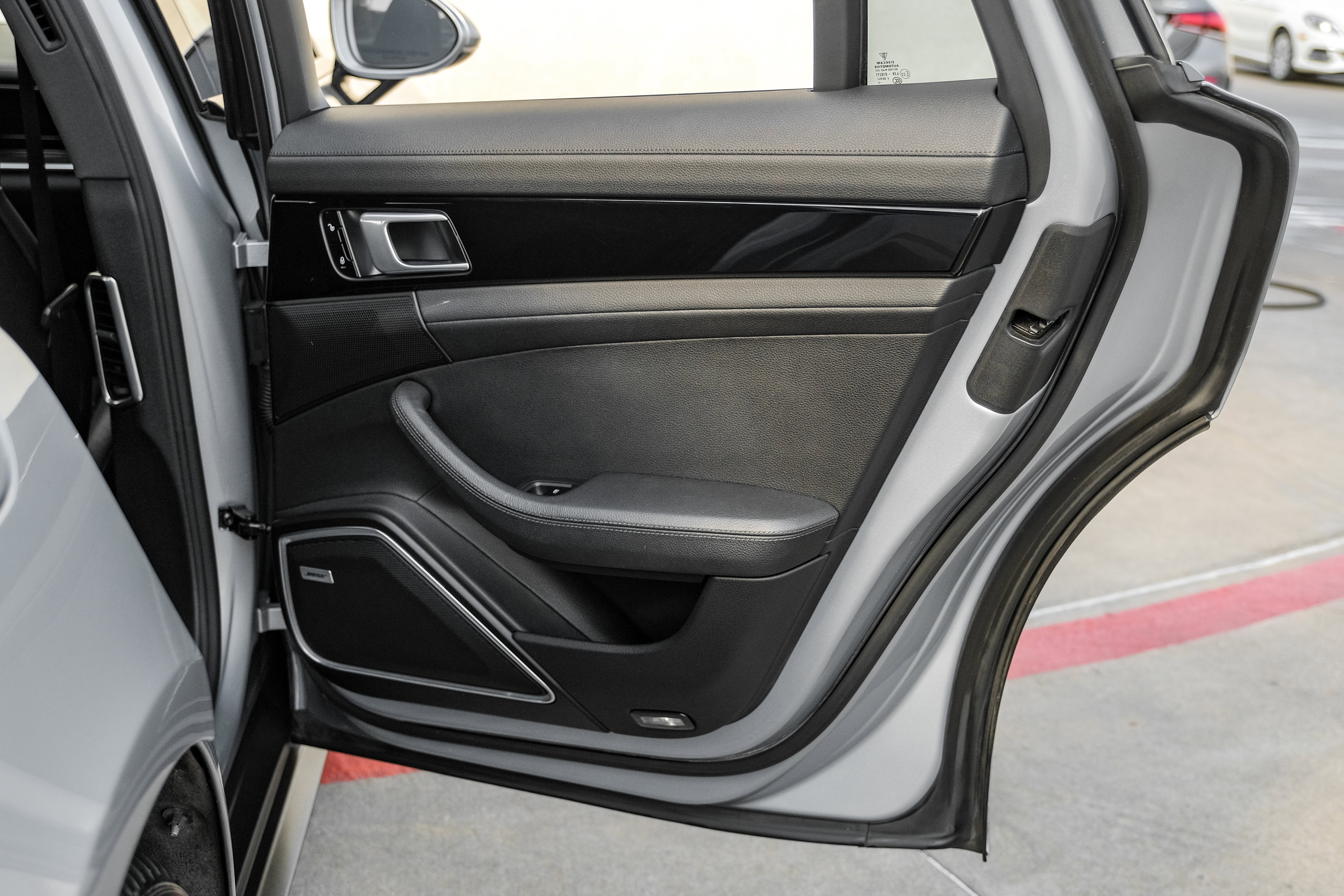 Used 2018 Porsche Panamera image 45