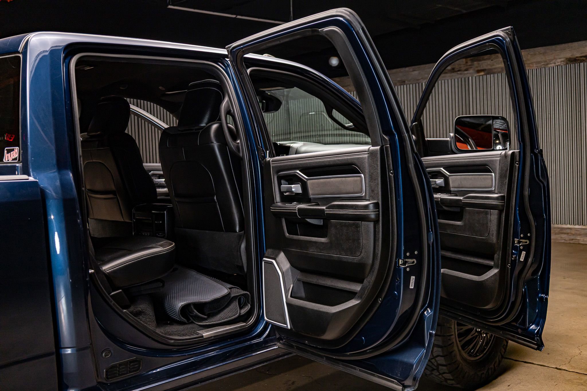 Used 2022 RAM 3500 Laramie image 32