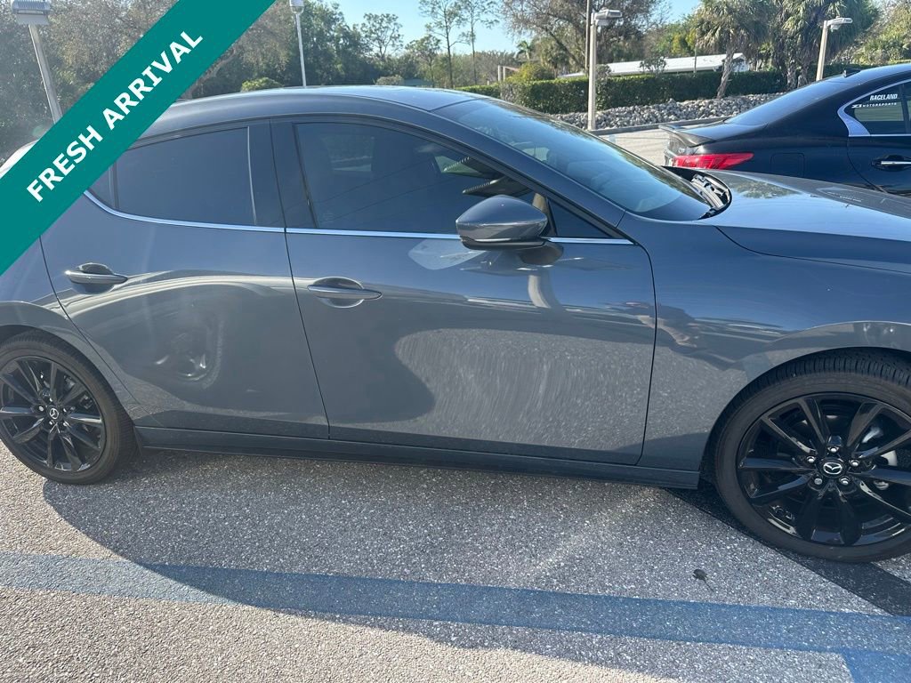 Used 2025 MAZDA MAZDA3 2.5 S Hatchback w/ Premium Pkg image 3