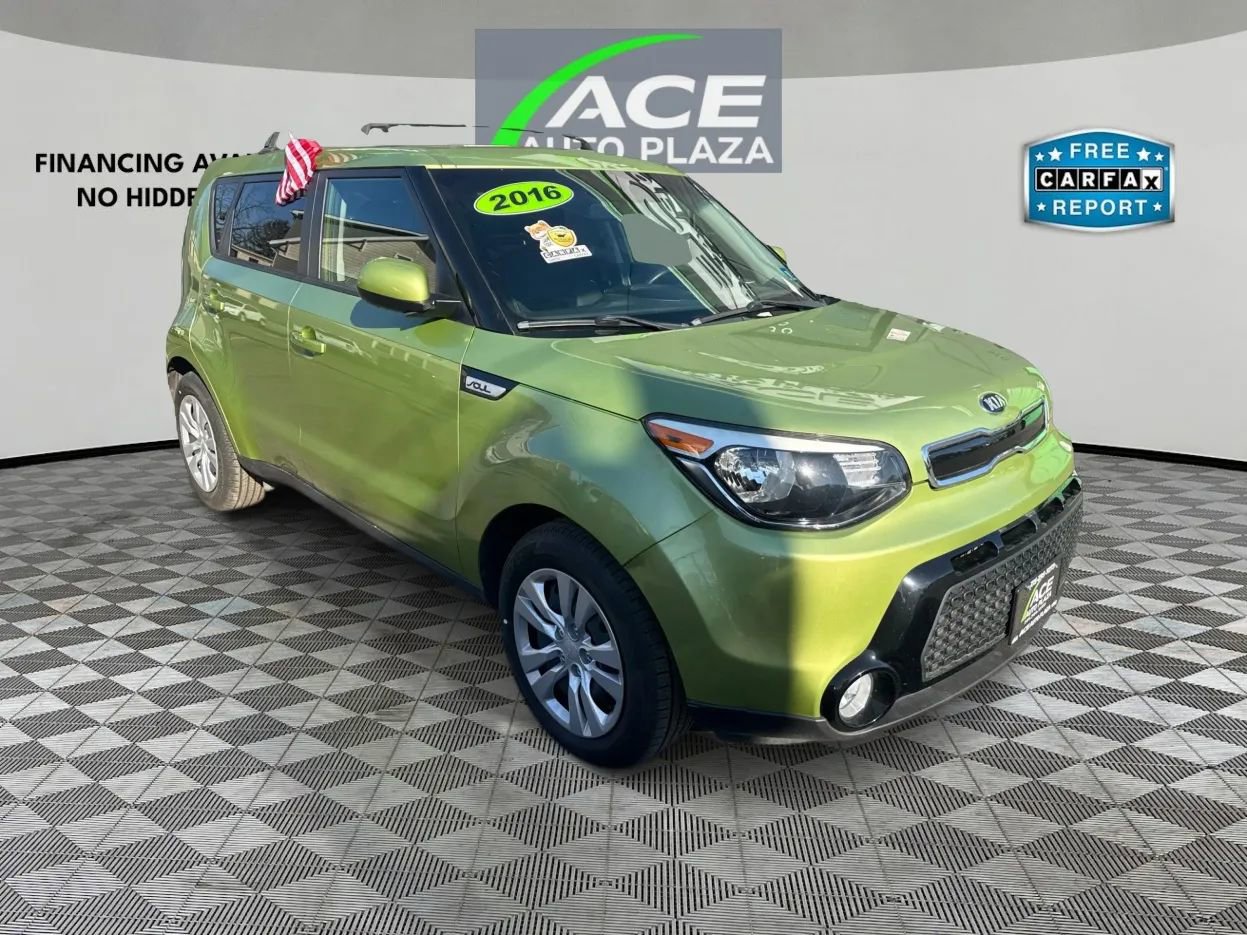 Used 2016 Kia Soul + FWD image 1