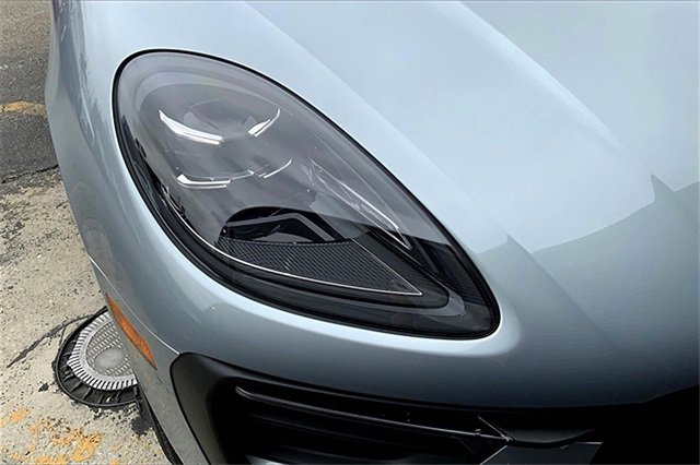 New 2025 Porsche Macan image 18