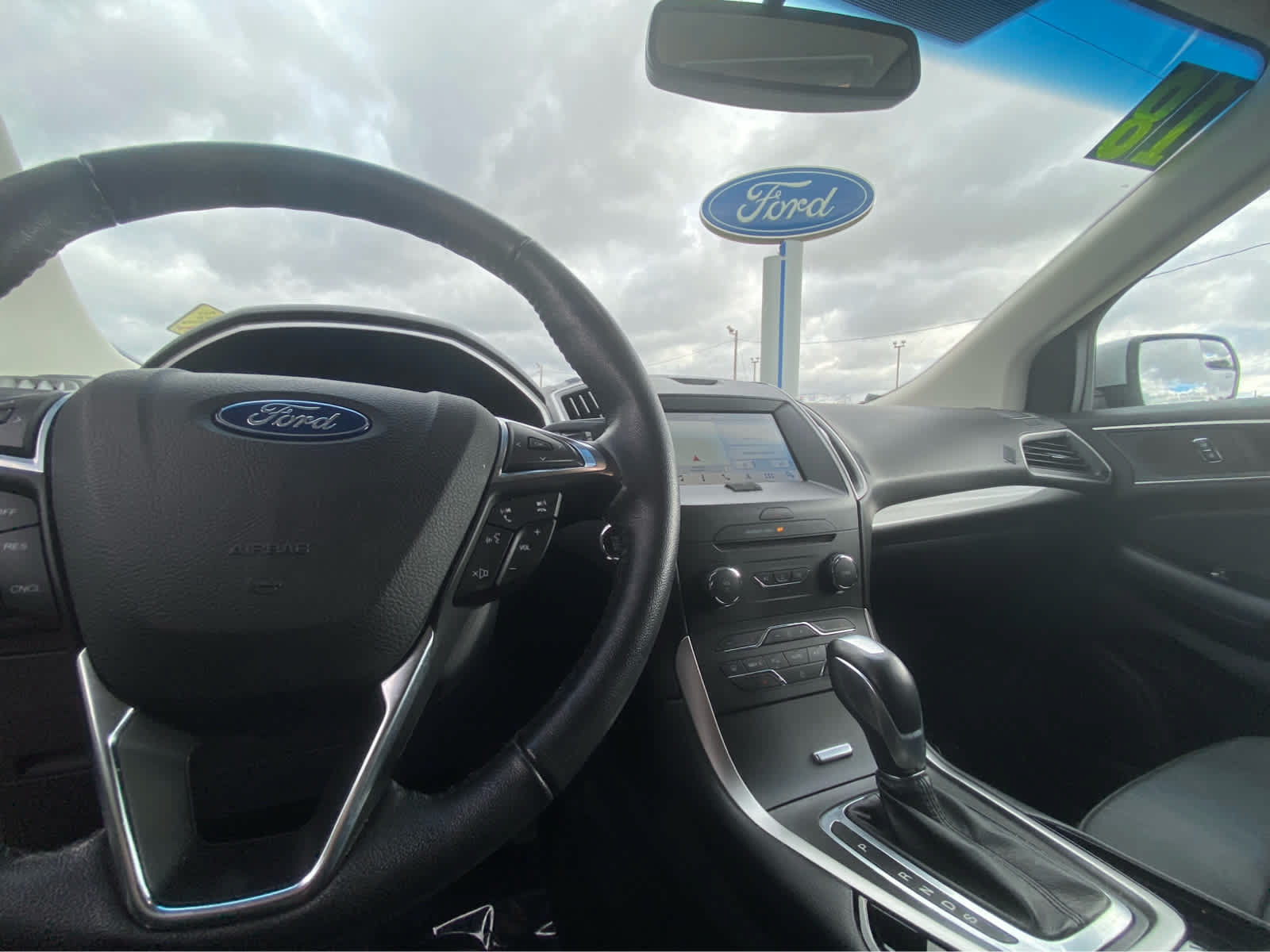 Used 2018 Ford Edge SEL w/ Equipment Group 201A AWD/4WD image 17