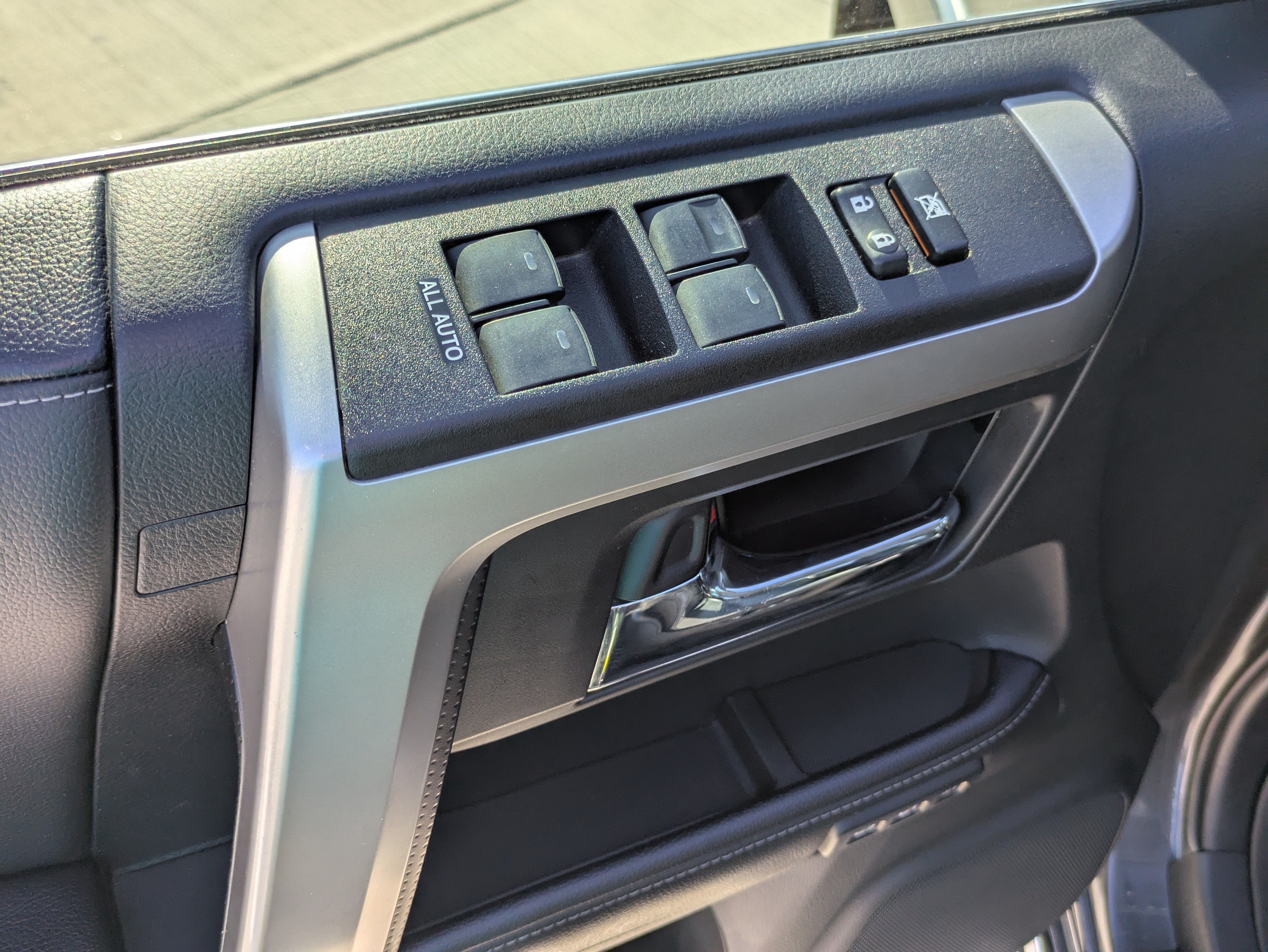 Used 2022 Toyota 4Runner Limited RWD image 13