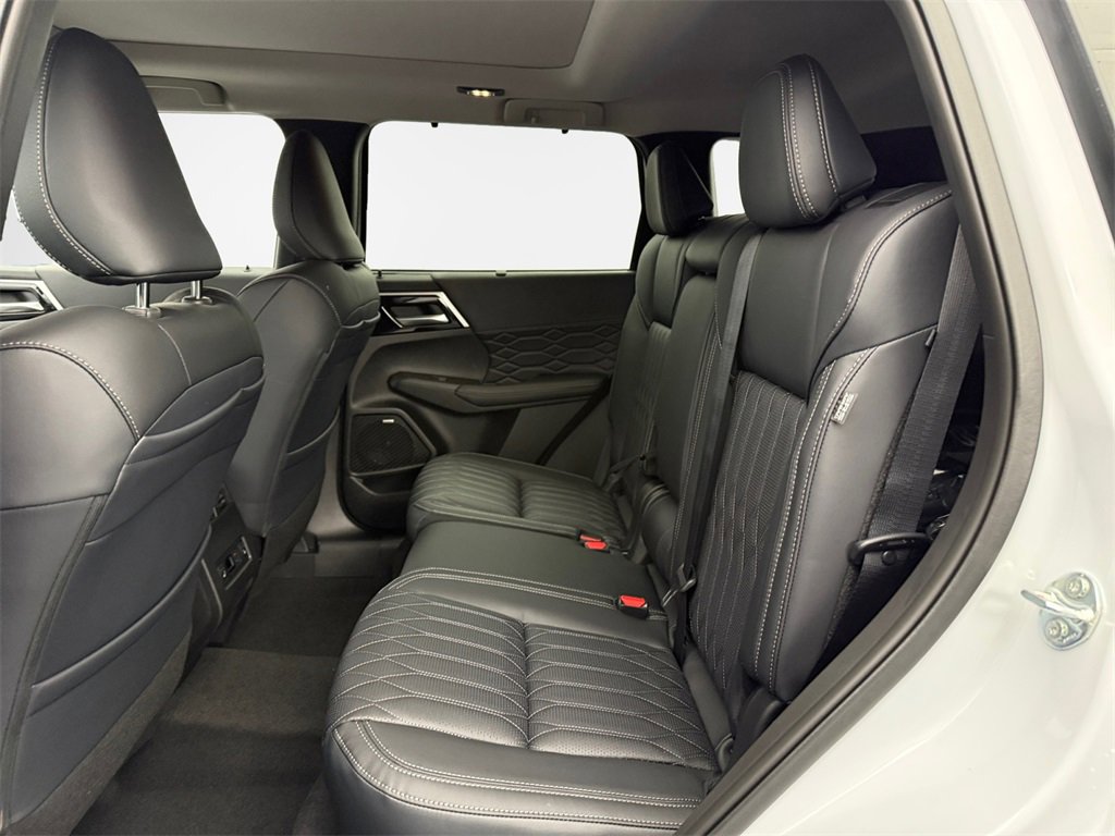 New 2026 Mitsubishi Outlander SEL image 24