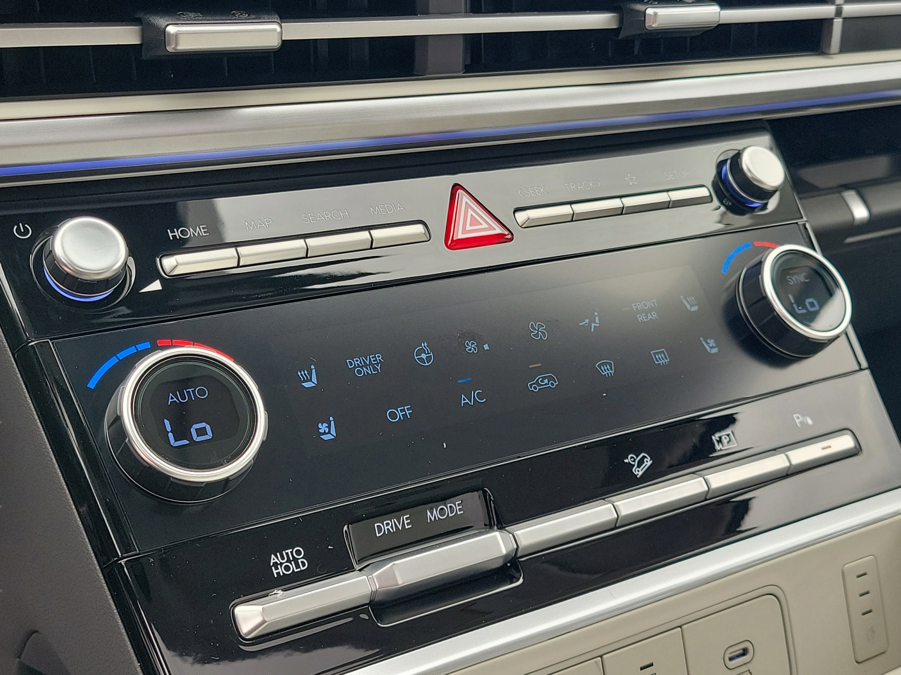 New 2026 Hyundai Santa Fe Calligraphy FWD image 32
