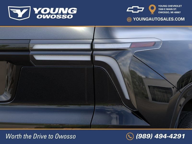 New 2027 Chevrolet Traverse RS w/ LPO, Floor Liner Package AWD/4WD image 11