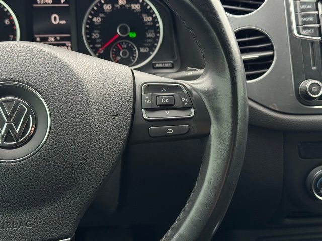 Used 2017 Volkswagen Tiguan S image 25
