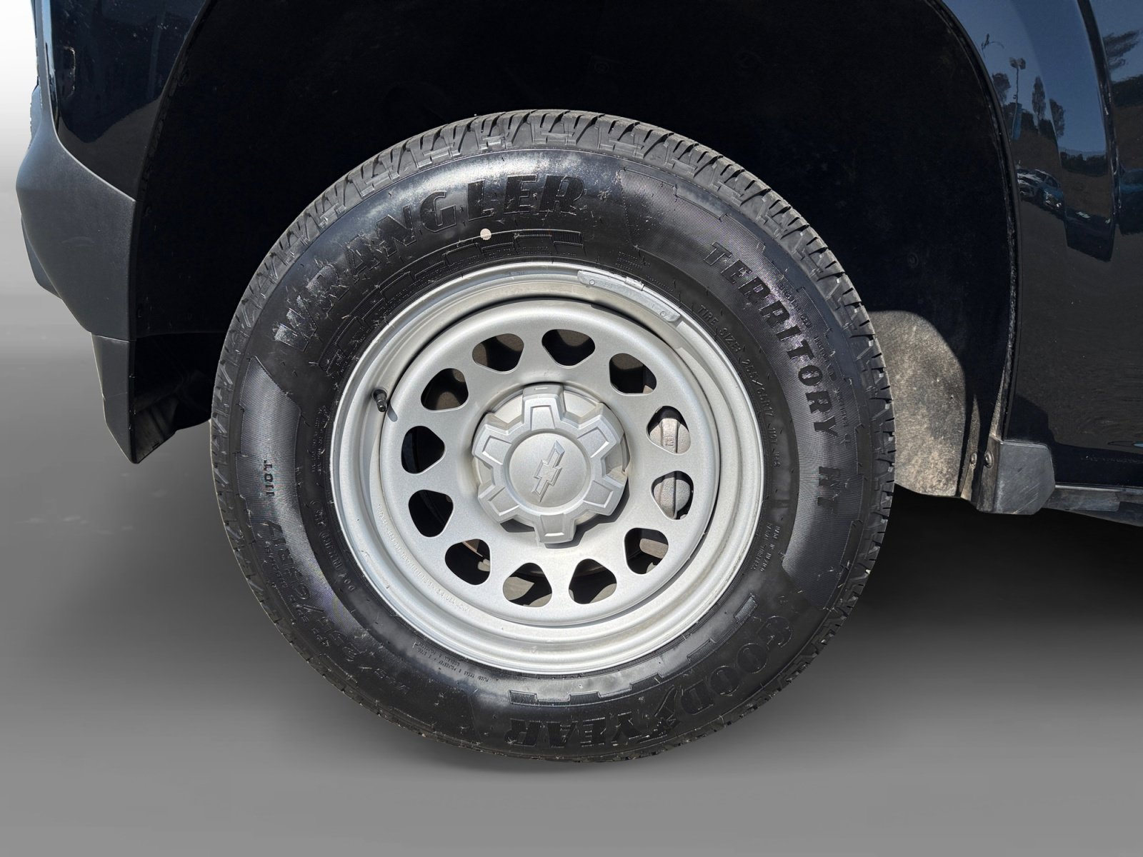 Used 2023 Chevrolet Colorado W/T image 9