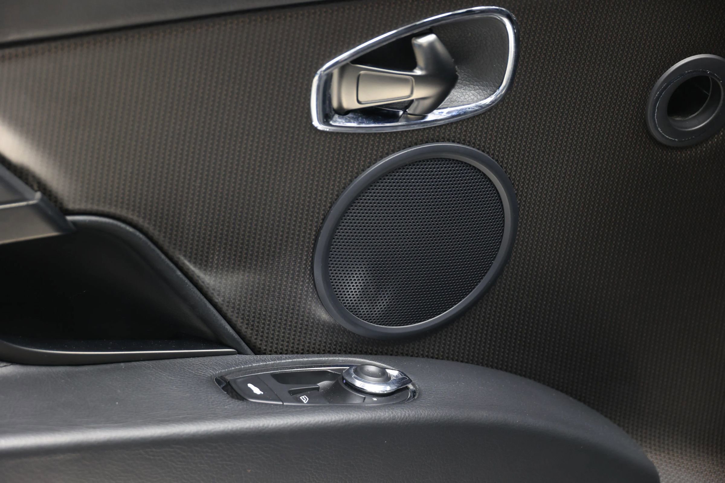 Used 2018 Aston Martin DB11 V12 image 11